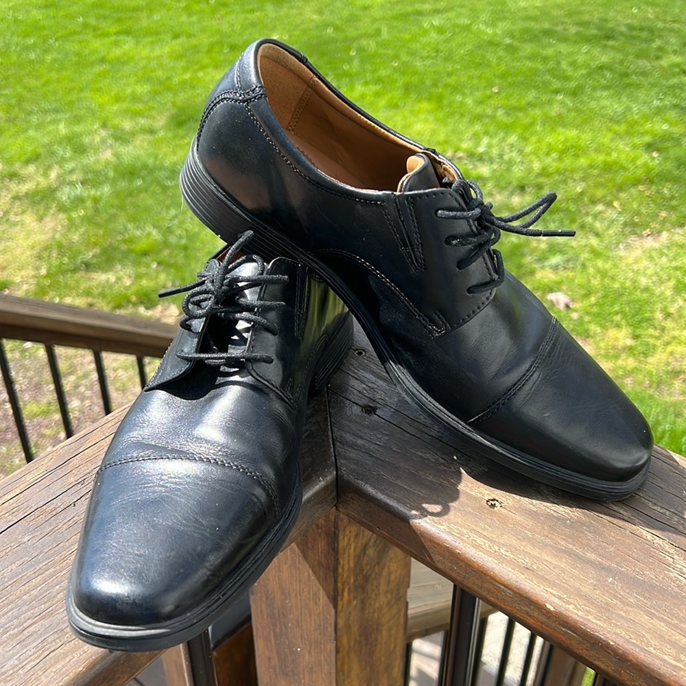 Clarks Tilden Men’s Leather Cap-Toe Dress Shoes